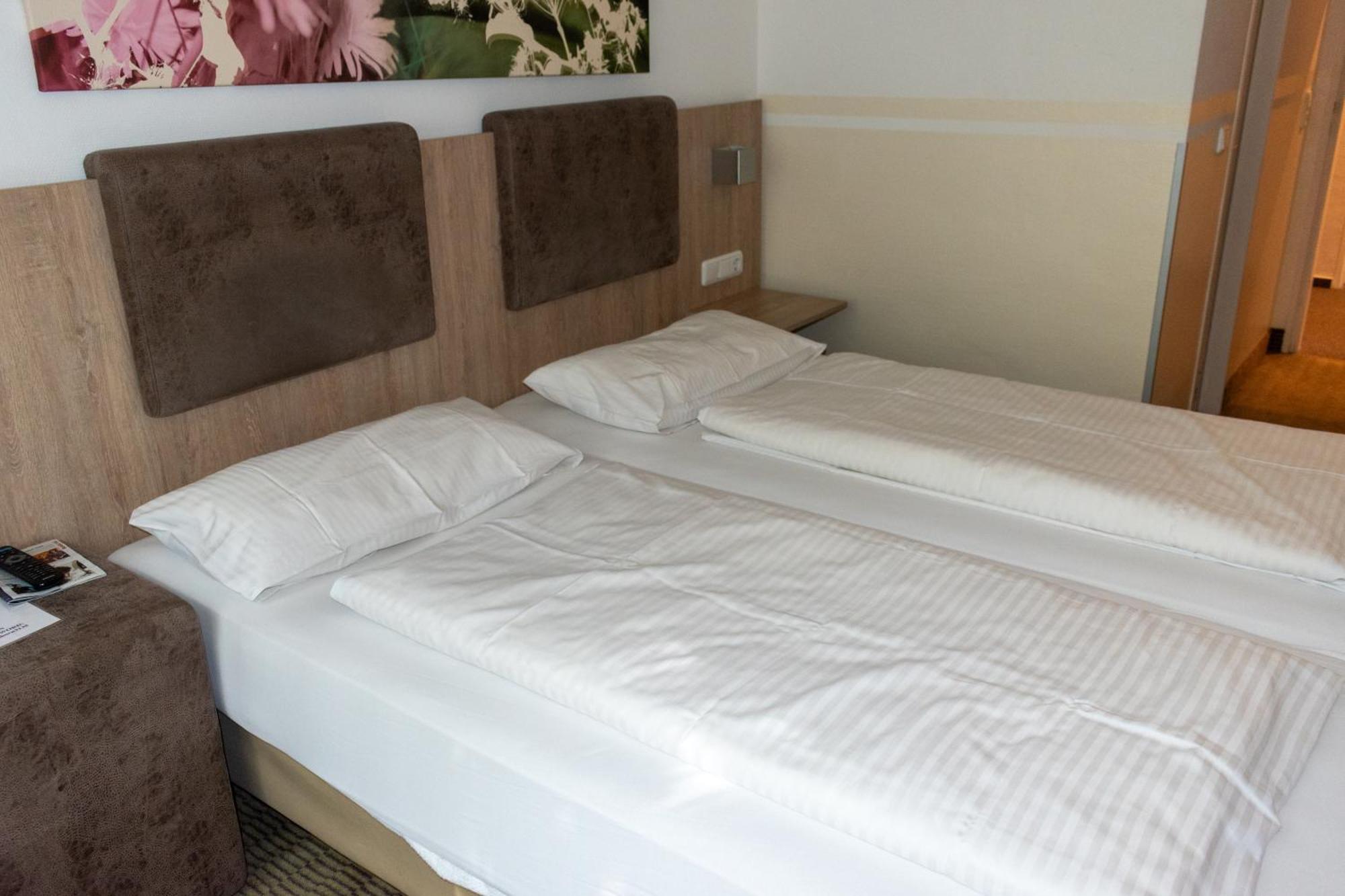 Central Hotel Эшборн Экстерьер фото