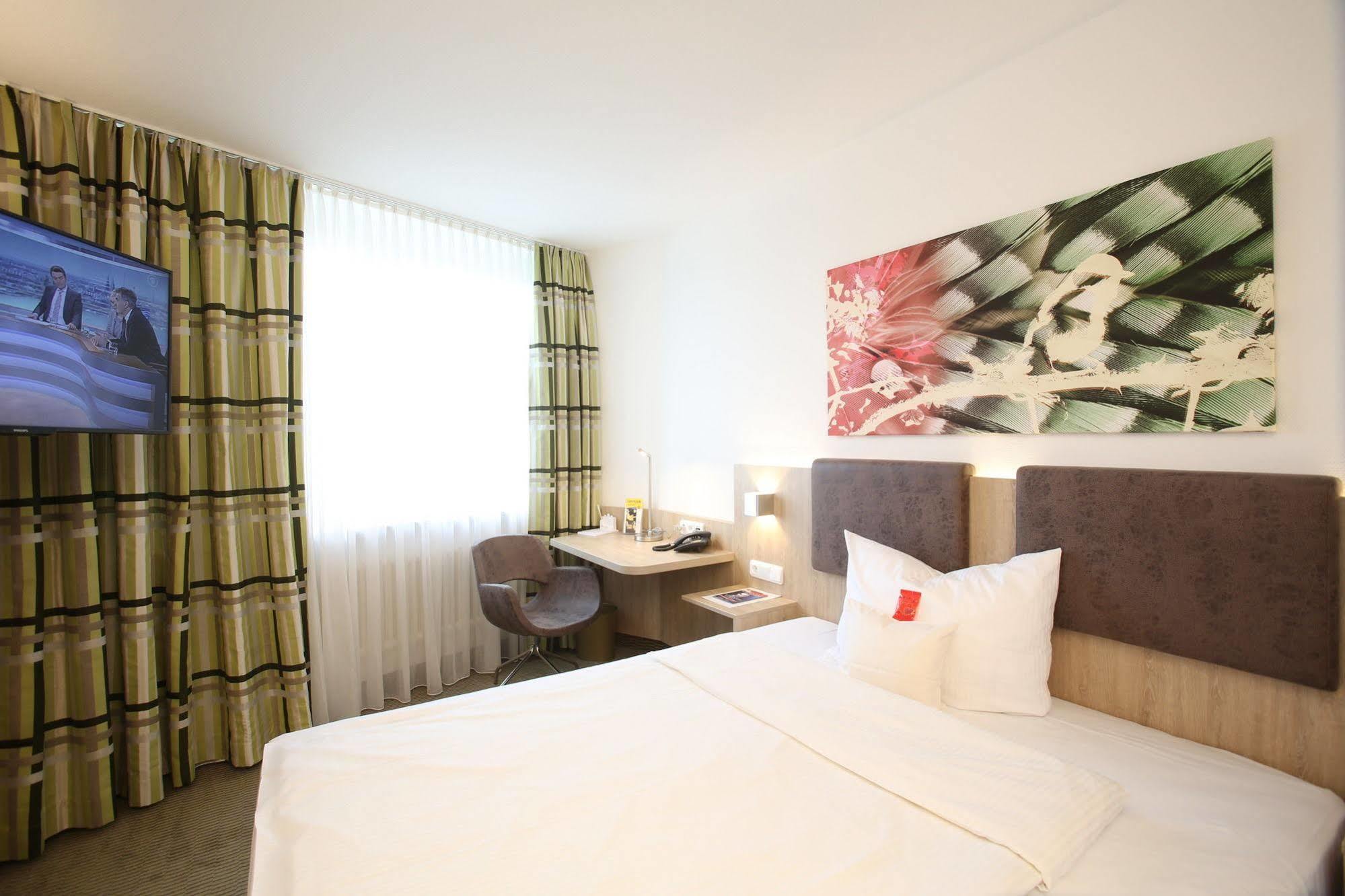 Central Hotel Эшборн Экстерьер фото
